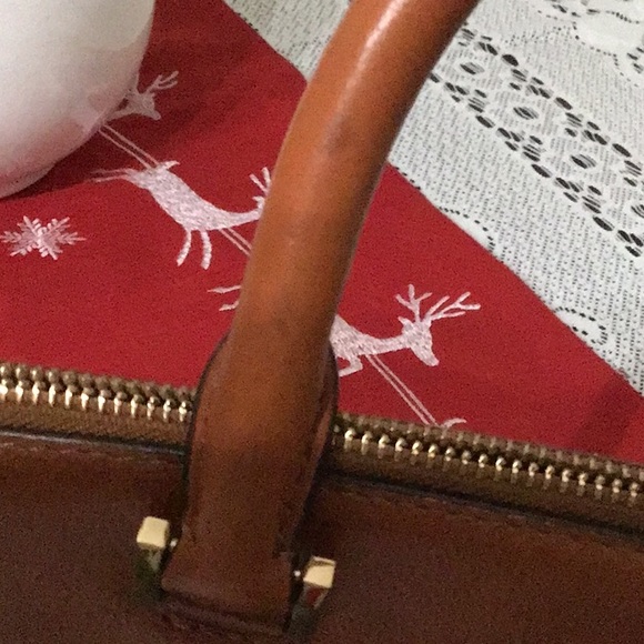 Beautiful like new condition Michael Kors Satchel - Picture 11 of 12